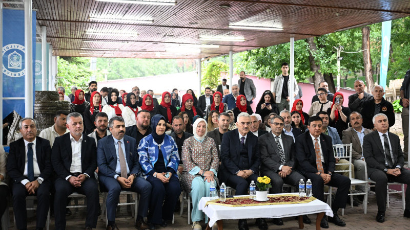 Asırlık lezzetler Yıldırım'ıun tarihi mekanında buluştu