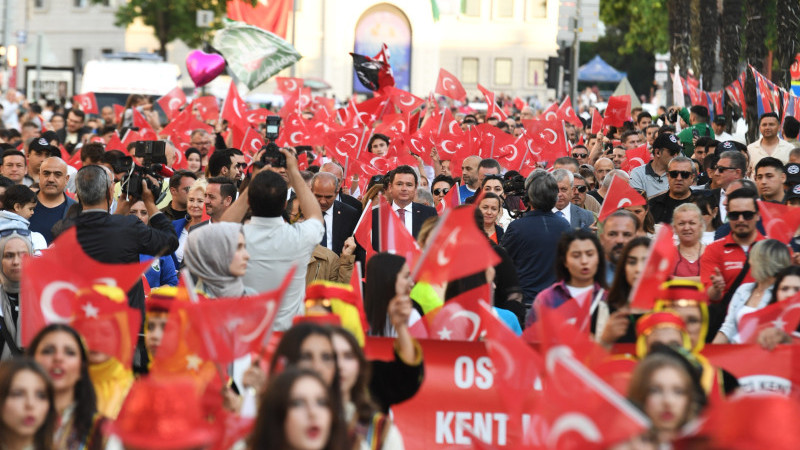 Osmangazi’de binlerce kişilik 19 Mayıs korteji 