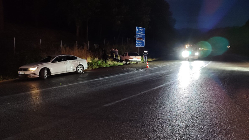 Bursa'da iki otomobil çarpıştı