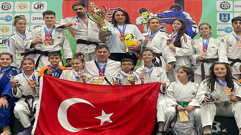 Osmangazili judoculardan tarihi başarı