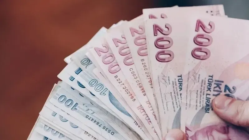 Zamlı maaşların yatacağı tarih belli oldu! Kim ne zaman ödeme alacak?