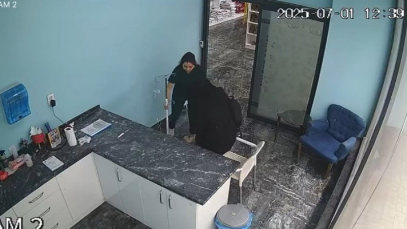 Bursa'daki deprem sırasında bırakmadı!