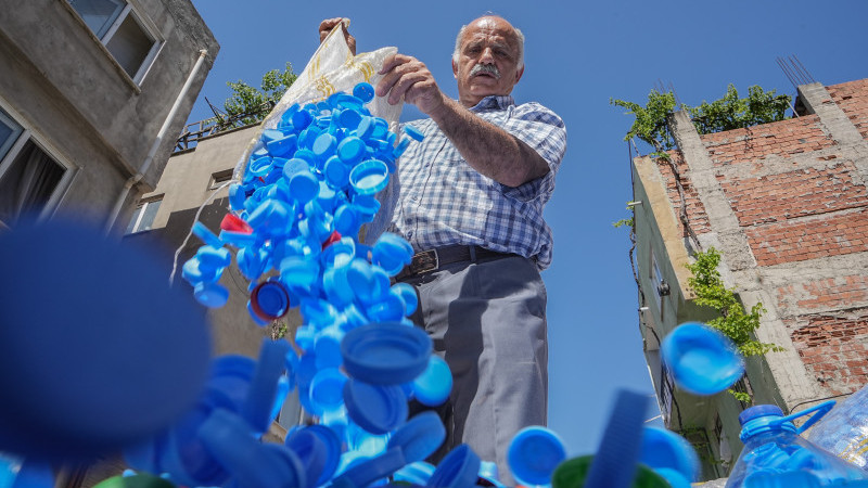 Bursa'nın sessiz kahramanı... Sokak sokak geziyor