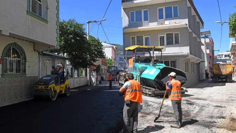 Osmangazi’nin yollarında yoğun asfalt mesaisi