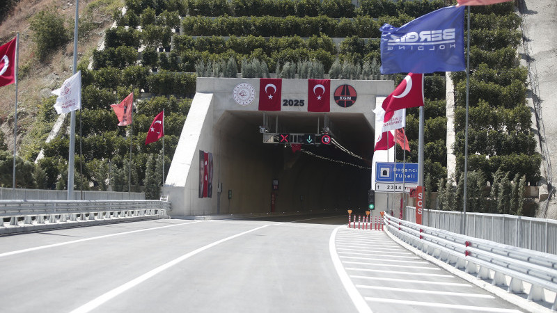 Bursa'yı dağ yörelerine bağlayan Doğancı Tüneli hizmete girdi