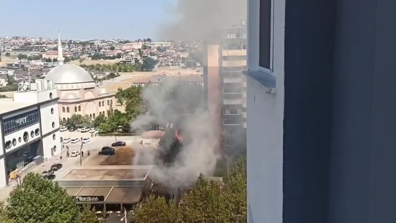 Şehrin merkezindeki alevler korku yaşattı