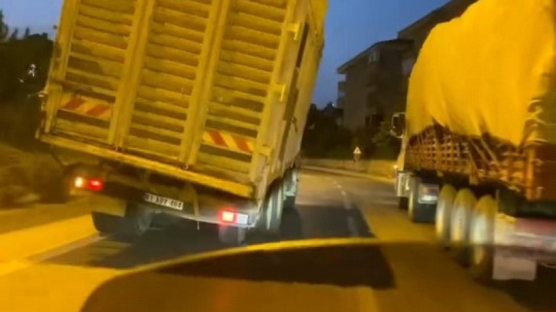 Bursa'da trafikte tehlike saçan kamyon