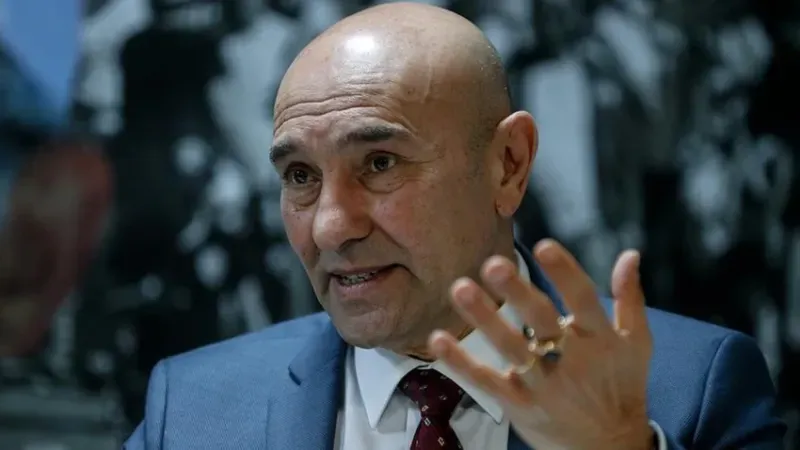 İzmir Büyükşehir Belediyesi'ne operasyon! Tunç Soyer gözaltına alındı