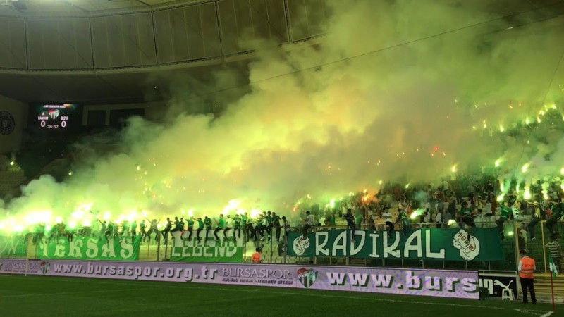 Bursaspor taraftarından, Mustafa Bozbey’e teşekkür yağmuru