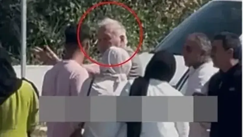 Ünlü tarihçi İlber Ortaylı kaza geçirdi! Kavga eden şoförleri sakinleştirdi!