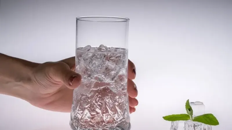 Serinlemek isterken kabusu yaşadı! Türkiye Güzeli buzdan zehirlendi