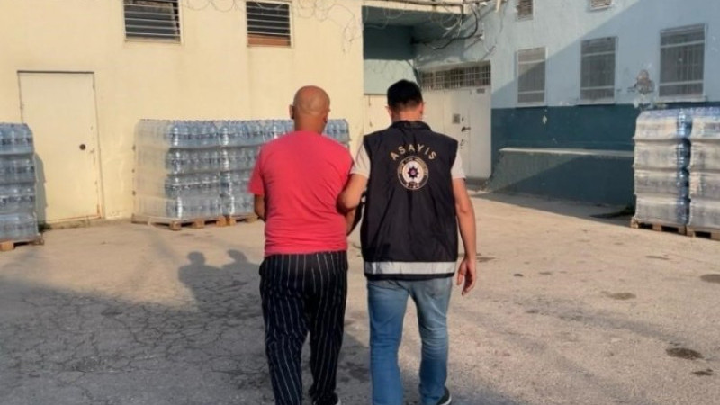 37 yıl hapis cezasıyla aranan şahıs paketlendi