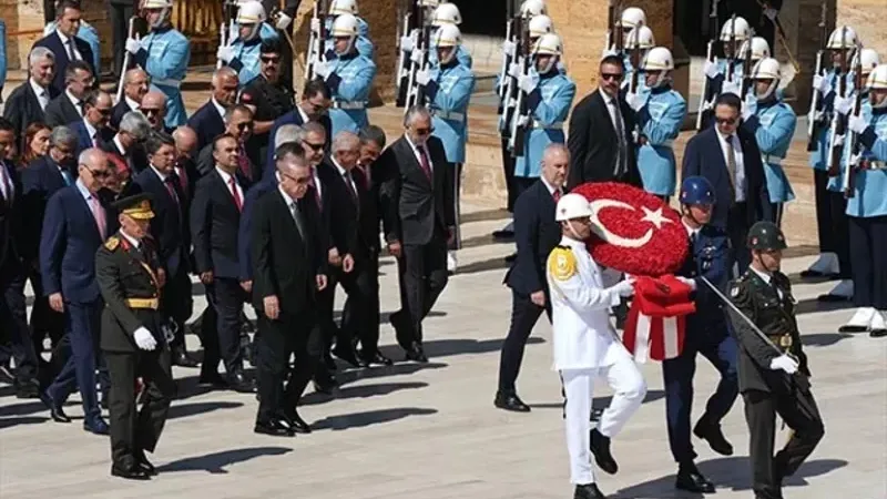 Cumhurbaşkanı Erdoğan ve devlet erkanı Anıtkabir'de!