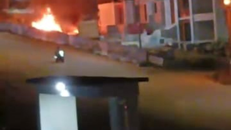 Bursa'da bekçi inşaatta ateş yaktı mahalle ayağa kalktı