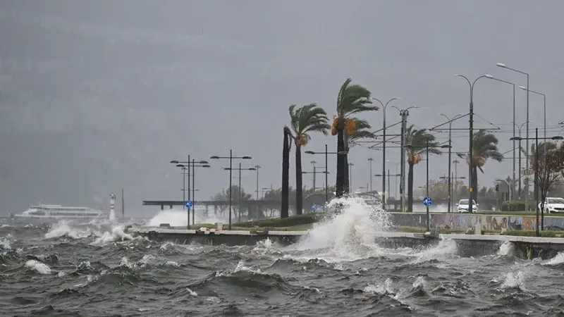 Meteoroloji’den sarı kodlu fırtına uyarısı! Çatılar uçabilir: 