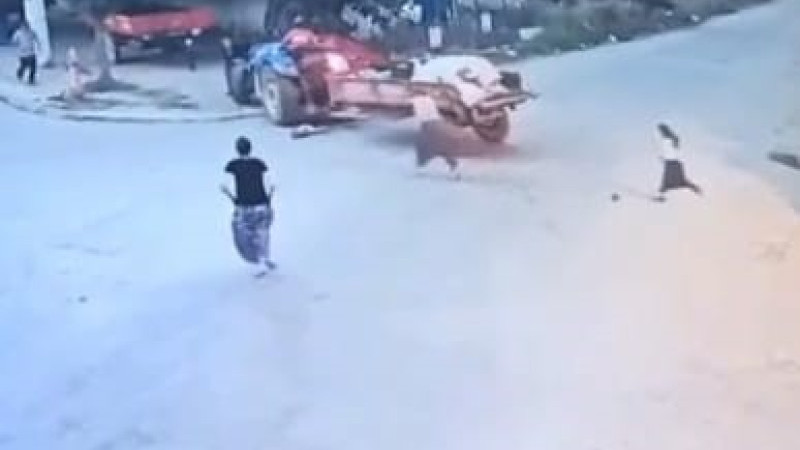 Babasının kullandığı traktör altında kalan minik Batu'ndan sevindiren haber