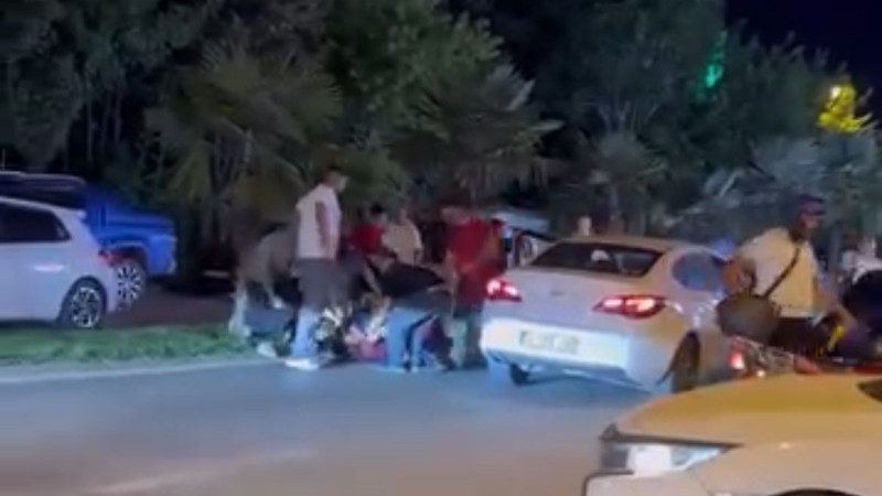 Bursa'da yol verme tartışması kavgaya dönüştü: O anlar kamerada