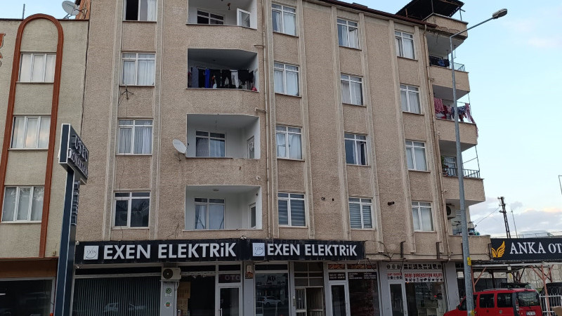 Bursa'da 3. kattan düşen çocuk ağır yaralandı