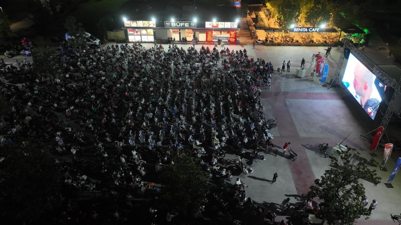 Bursa'da kalpler 12 Dev Adam için attı