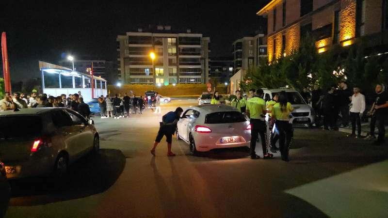 Dur ihtarına uymadı, aracı bırakıp başka araçla kaçtı