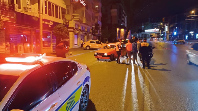 Bursa’da drift yapan araç ile motosiklet çarpıştı