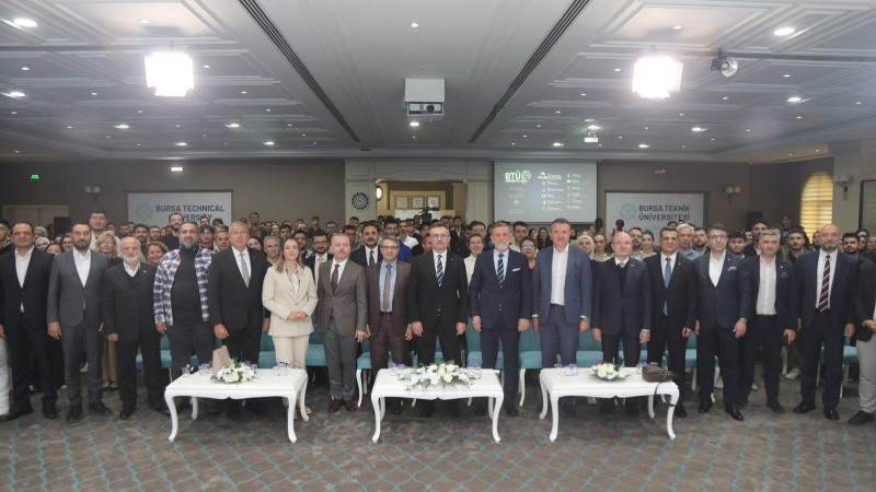 BTU'da konuşan İbrahim Burkay: Türkiye’nin İkinci Yüzyılı’nı gençler inşa edecek