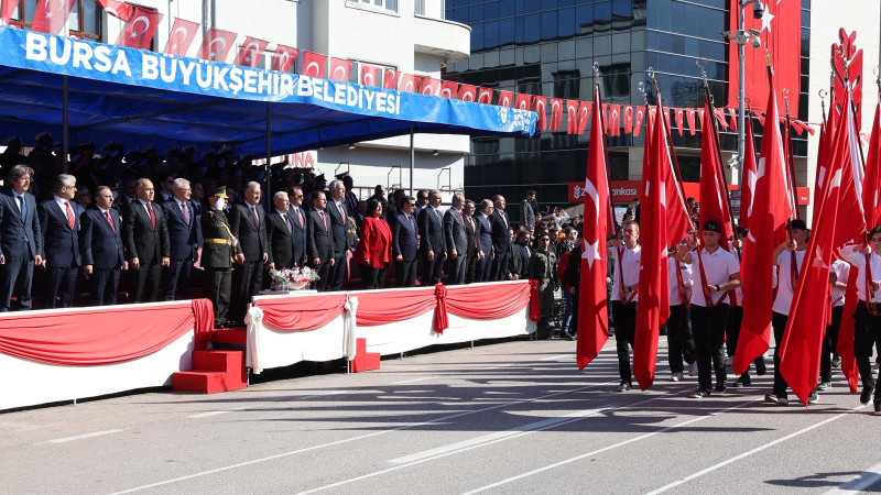 Bursa'da Cumhuriyet böyle renkli güzel kutlamalara sahne oldu