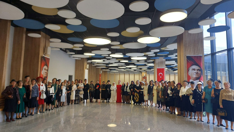 Nilüfer Kadın Korosu'nun Cumhuriyet Defilesi büyüledi!