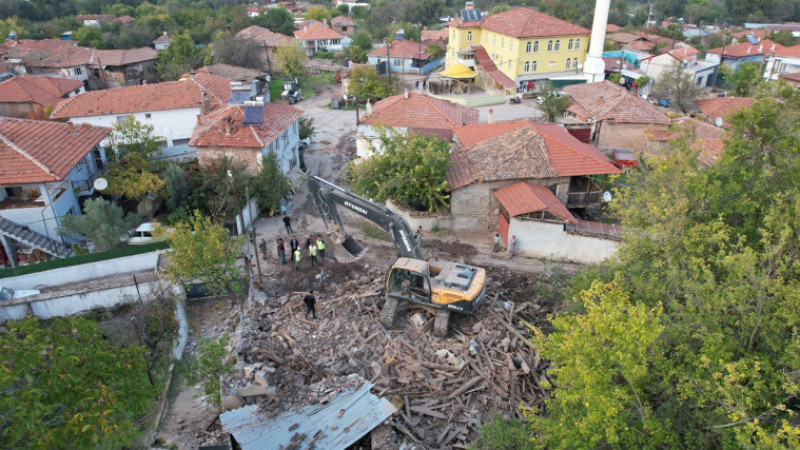 Beşik gibi sallanıyordu, afet bölgesi ilan edildi...