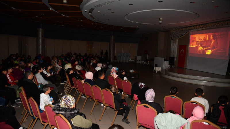 Osmangazi’de ‘Cep Herkülü’ filmine yoğun ilgi