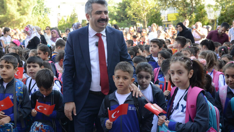 Yıldırım Belediyesinden okullara kapsamlı destek