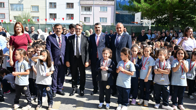Başkan Yılmaz “Plastiksiz Okul” projesiyle öğrencilerle buluştu