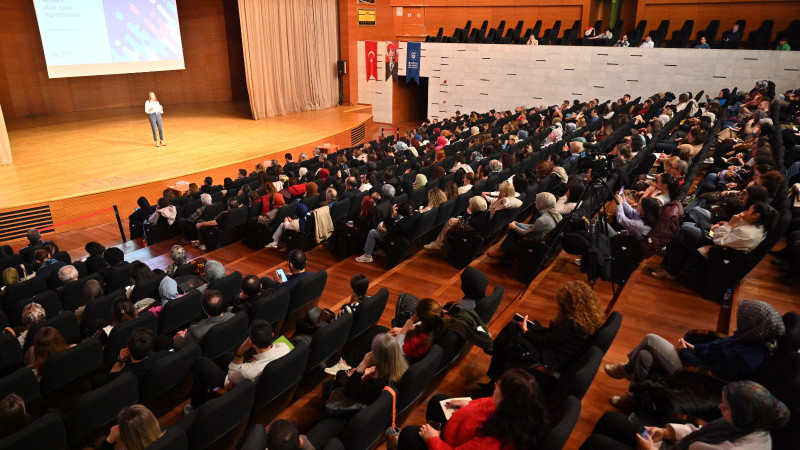 Bursa’da öğretmenler eğitimde yeni yaklaşımları tartıştı