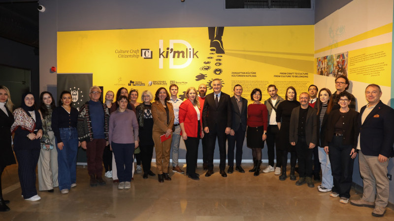 “Kimlik” sergisiyle göçmen yolculuğu