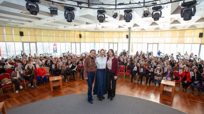 Bursa'da edebiyatla kadınlara rehberlik: Menopoz üzerine söyleşi