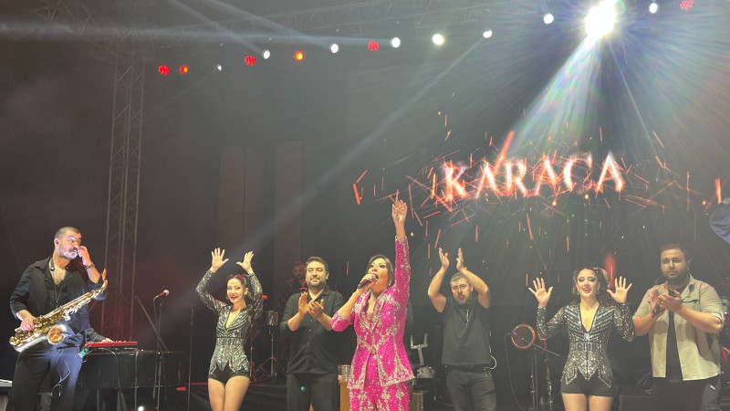 Bursa Yeni Yıla Işın Karaca konseriyle merhaba dedi