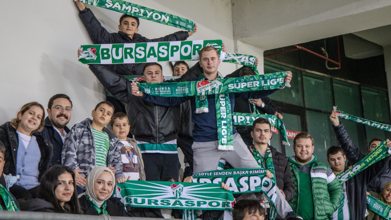 Bursa’da gençler Bursaspor çoşkusunu tribünde yaşadı