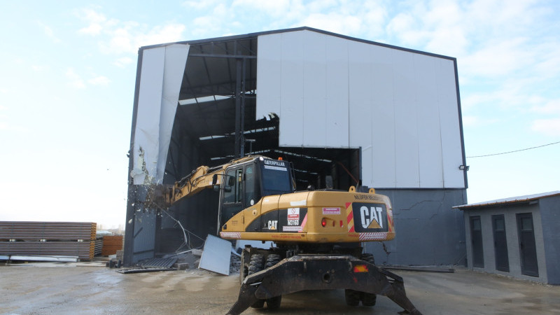 Nilüfer'de kaçak yapılar yıkıldı